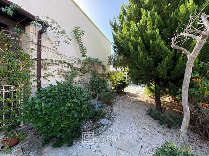 Image No.26-3 Bed Townhouse for sale