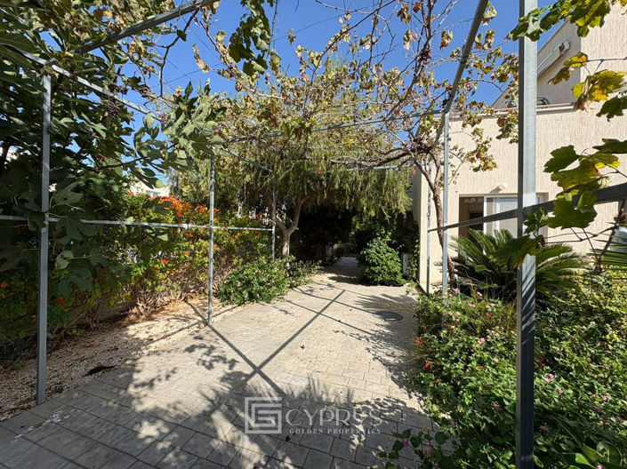 Image No.30-3 Bed Townhouse for sale