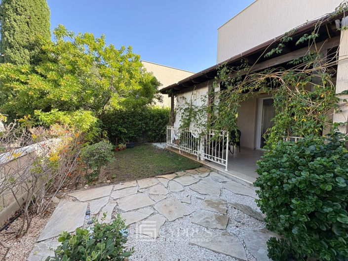 Image No.5-3 Bed Townhouse for sale