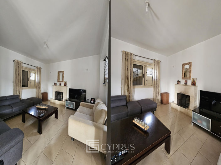 Image No.9-3 Bed Villa for sale