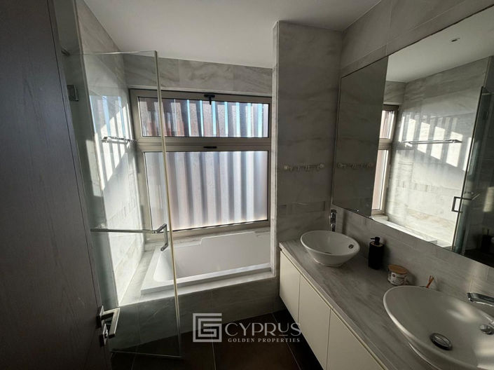 Image No.19-5 Bed Villa for sale