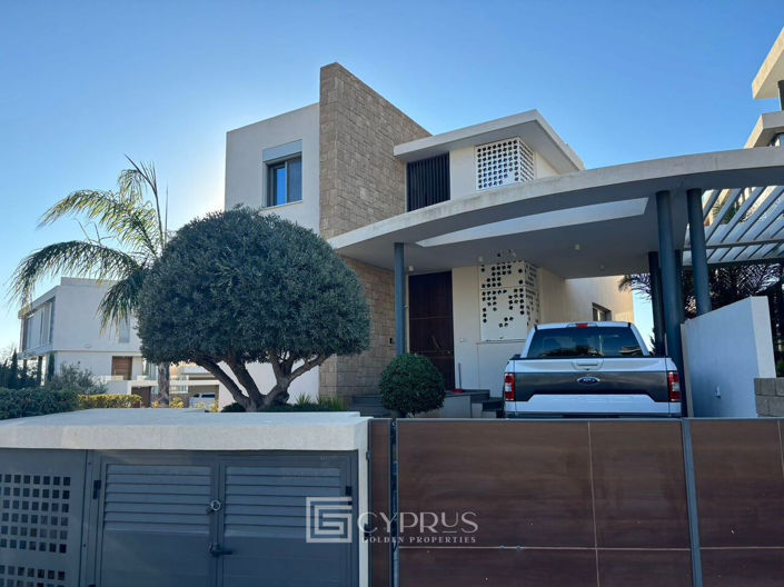 Image No.8-5 Bed Villa for sale