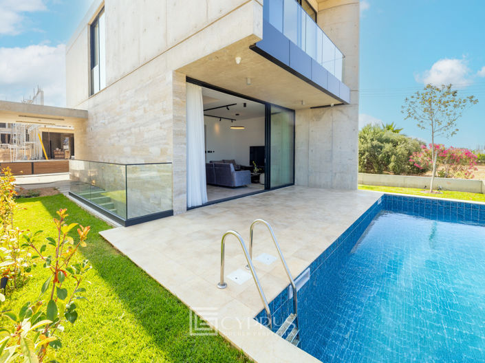 Image No.2-3 Bed Villa for sale