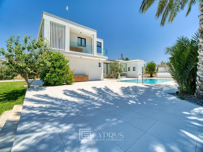 Image No.10-4 Bed Villa for sale