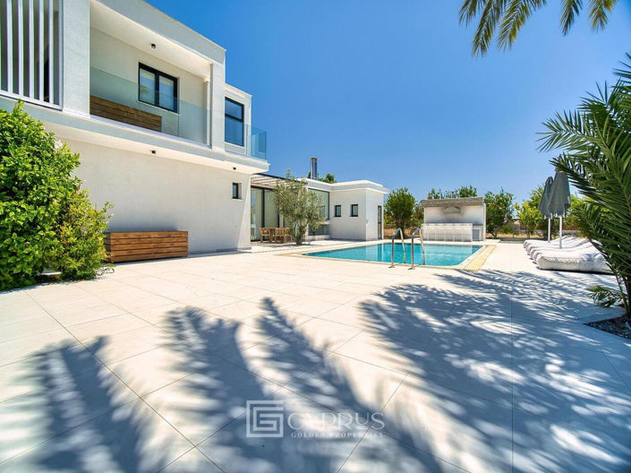 Image No.8-4 Bed Villa for sale