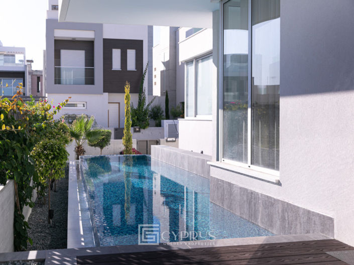 Image No.2-Villa de 4 chambres à vendre à Kato Paphos