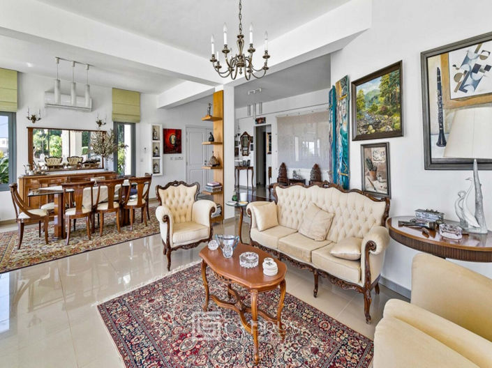 Image No.10-6 Bed Villa for sale