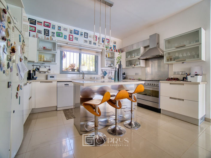 Image No.18-6 Bed Villa for sale