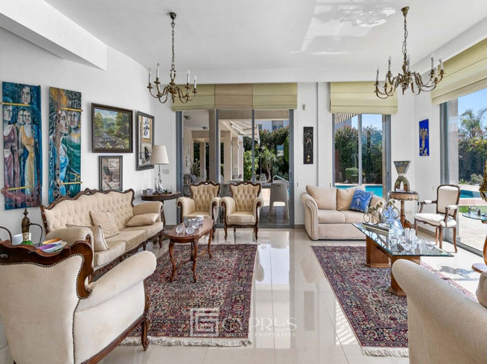 Image No.8-6 Bed Villa for sale