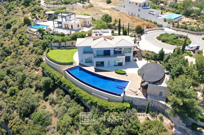 Image No.2-4 Bed Villa for sale