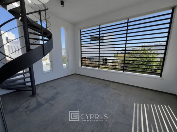Image No.9-6 Bed Villa for sale