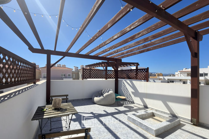 Image No.4-2 Bed Townhouse for sale