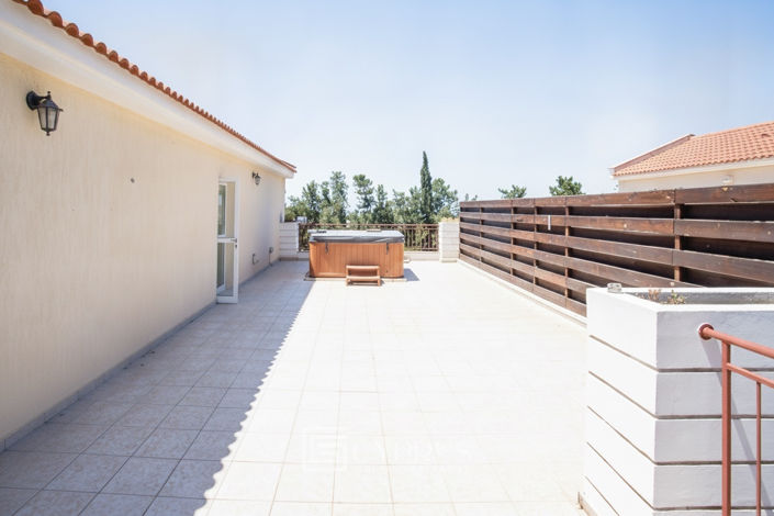 Image No.20-2 Bed Apartment for sale