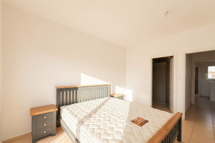 Image No.17-2 Bed Townhouse for sale