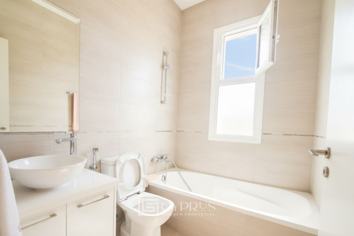 Image No.16-2 Bed Bungalow for sale