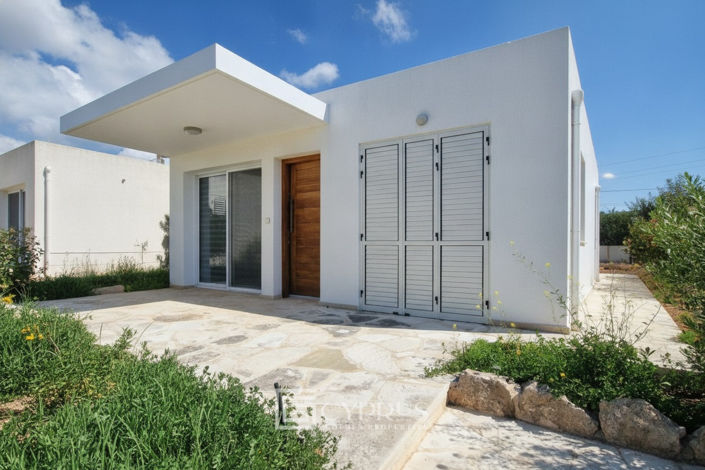 Image No.2-2 Bed Bungalow for sale