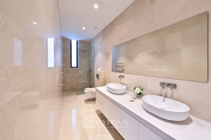 Image No.17-5 Bed Villa for sale