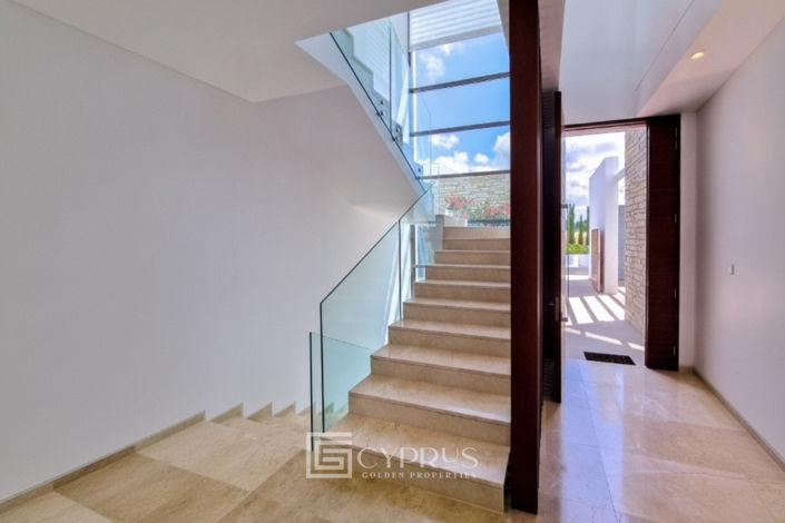 Image No.28-5 Bed Villa for sale