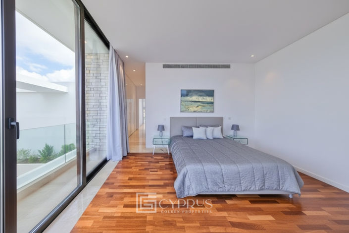 Image No.38-5 Bed Villa for sale