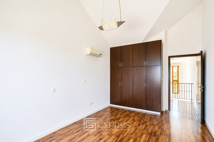 Image No.19-3 Bed Villa for sale