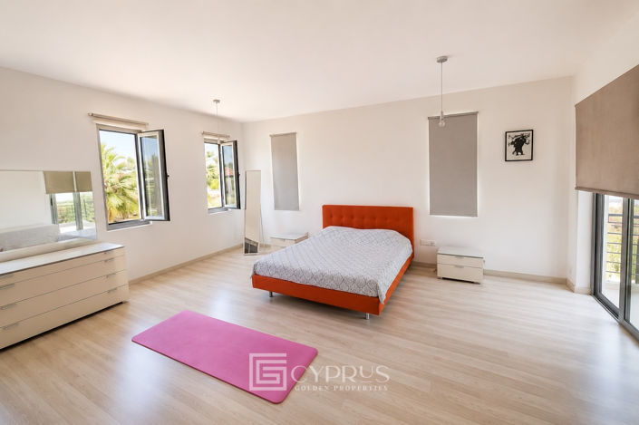 Image No.10-4 Bed Villa for sale