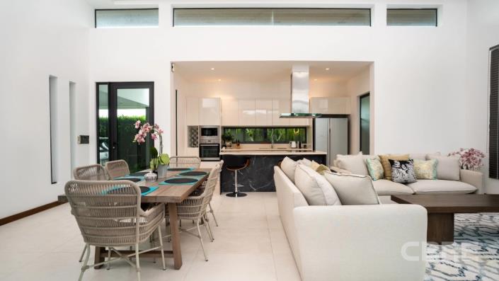 Image No.10-2 Bed Villa for sale