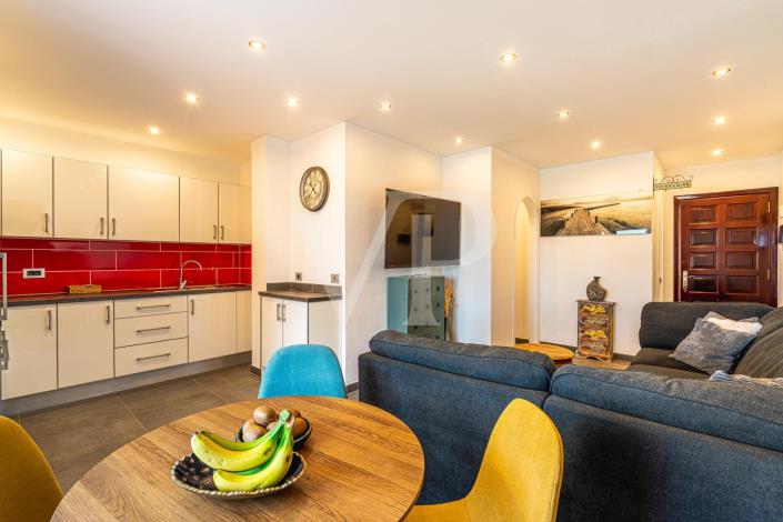 Image No.10-2 Bed Apartment for sale