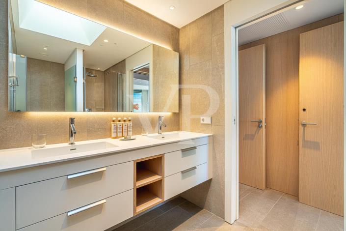 Image No.33-3 Bed Penthouse for sale