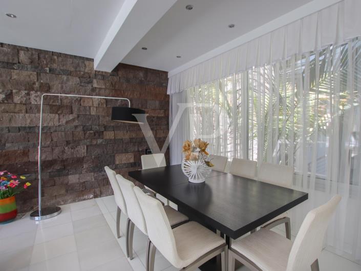 Image No.11-5 Bed Villa for sale