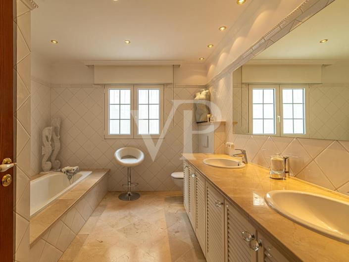 Image No.31-4 Bed Villa for sale