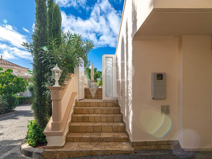 Image No.4-4 Bed Villa for sale