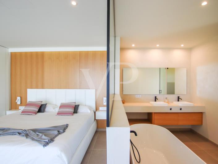 Image No.18-5 Bed Villa for sale