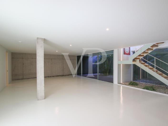 Image No.46-5 Bed Villa for sale