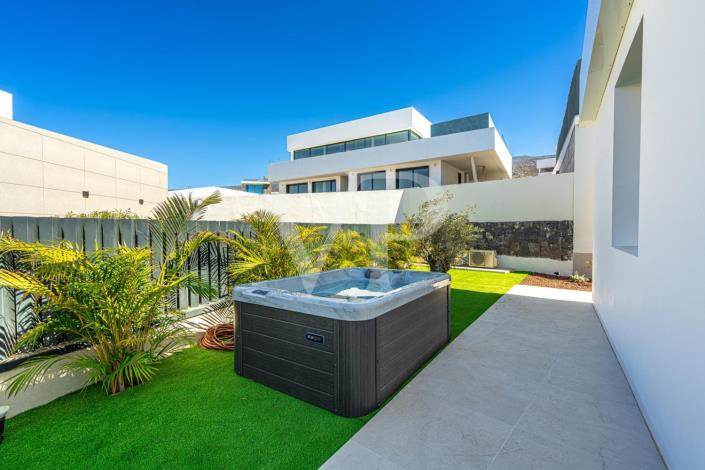 Image No.10-4 Bed Villa for sale