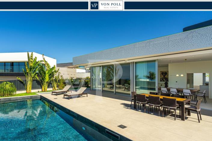 Image No.1-4 Bed Villa for sale