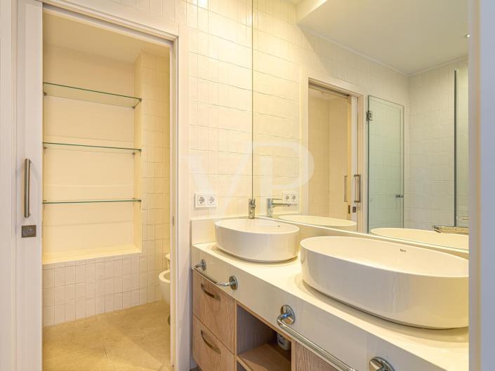 Image No.30-5 Bed Villa for sale