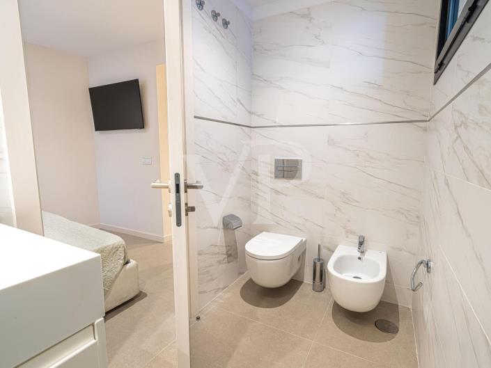 Image No.38-5 Bed Villa for sale