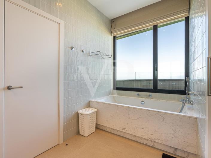 Image No.61-5 Bed Villa for sale