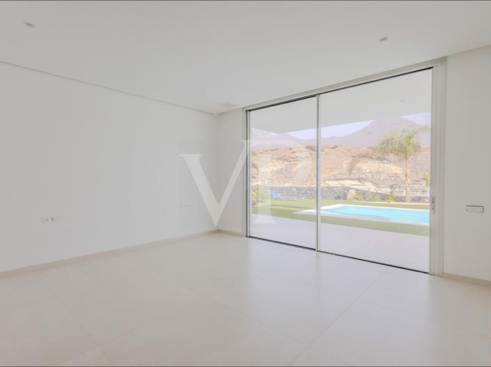 Image No.12-4 Bed Villa for sale