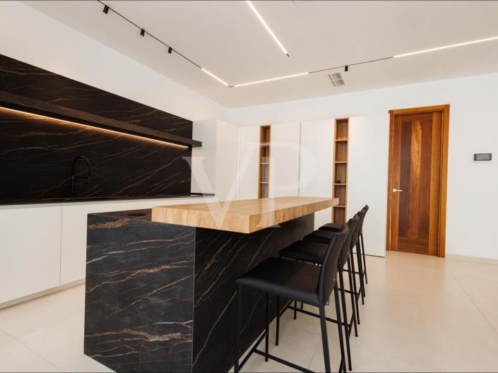 Image No.19-4 Bed Villa for sale