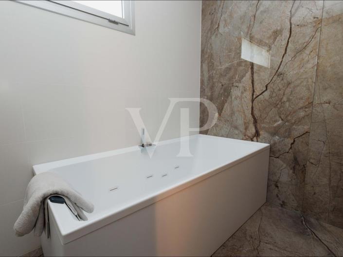 Image No.28-4 Bed Villa for sale