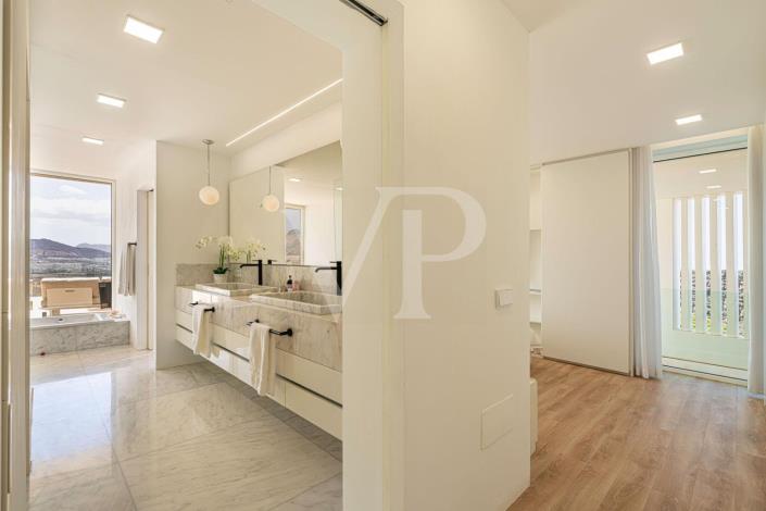 Image No.49-5 Bed Villa for sale