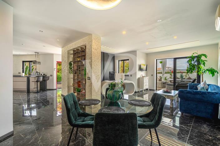 Image No.10-2 Bed Country House for sale