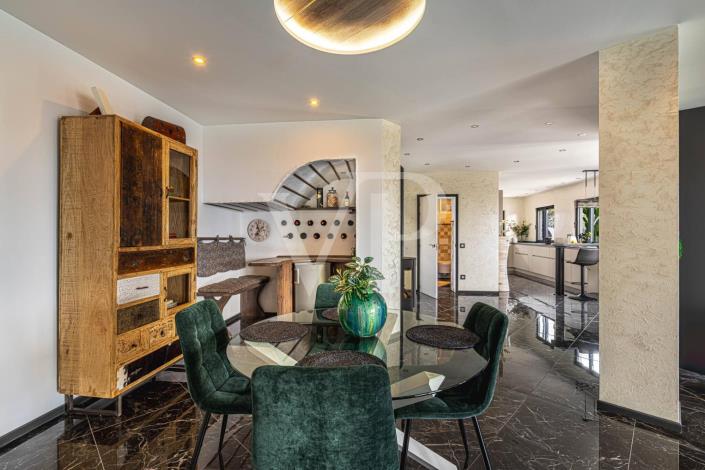 Image No.11-2 Bed Country House for sale