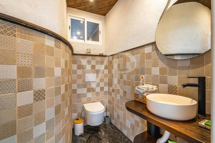 Image No.14-2 Bed Country House for sale