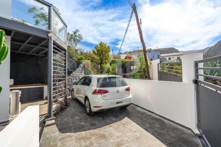 Image No.21-2 Bed Country House for sale