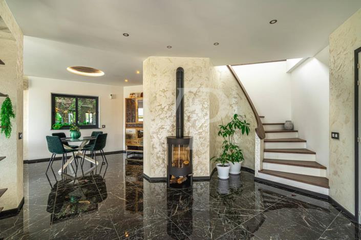 Image No.28-2 Bed Country House for sale