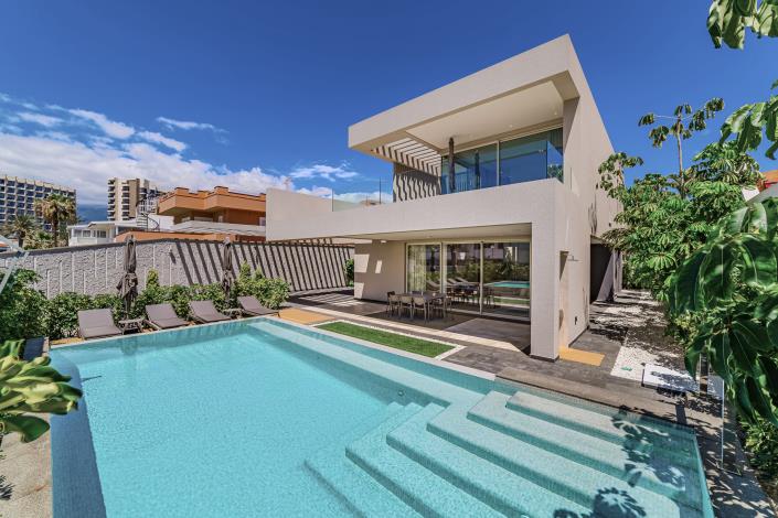 Image No.1-4 Bed Villa for sale