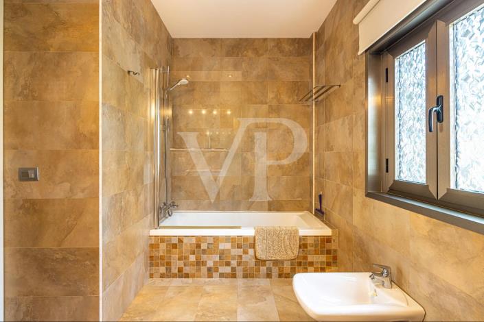 Image No.22-4 Bed Villa for sale