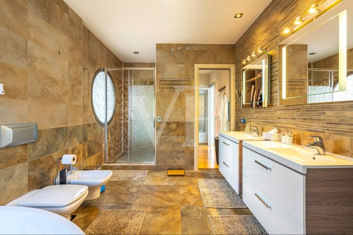 Image No.32-4 Bed Villa for sale